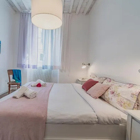 32 Nero - Florence Apartment San Niccolo-3